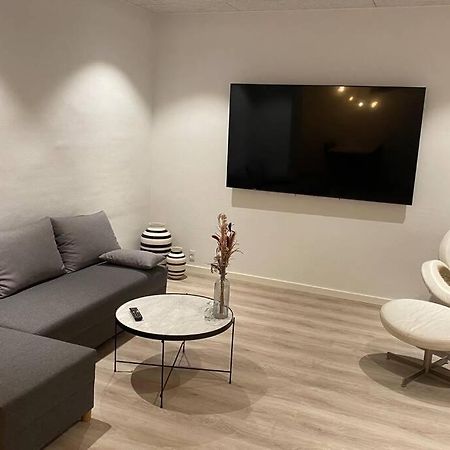 Central Kaelder Lejlighed Apartamento Give Exterior foto